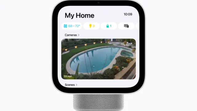 מסך HomeView החכם של אפל מציג את הדף "My Home" עם מצלמה שמראה בריכה